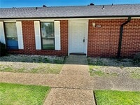 Building Photo - 1320 W Linden St