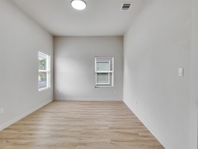 Building Photo - 9709 Cargill St