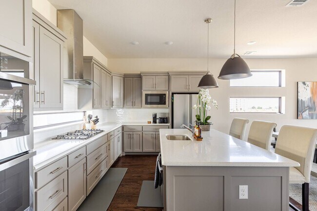Building Photo - 810 Resort Dr