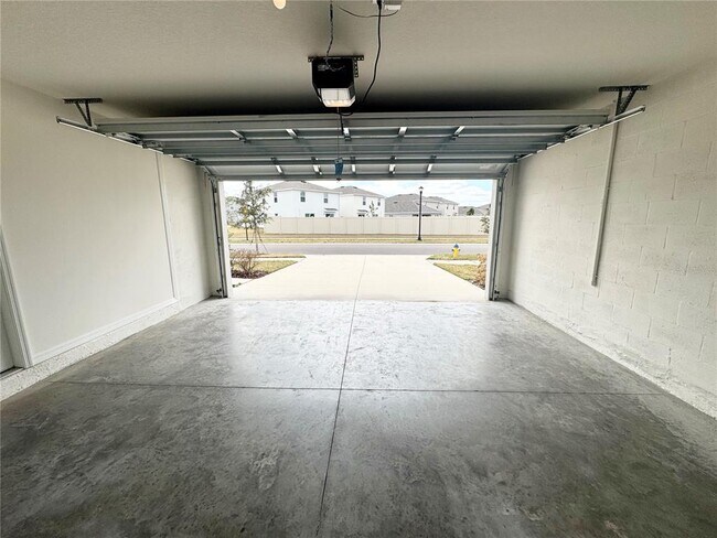 Building Photo - 36015 Sunflower Hl Dr