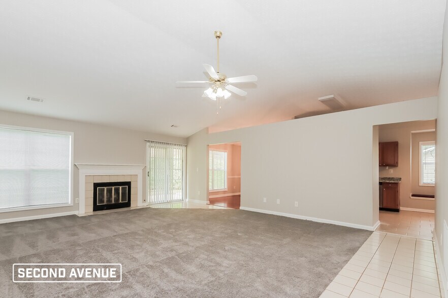 Building Photo - 3703 Windy Hill Dr SE