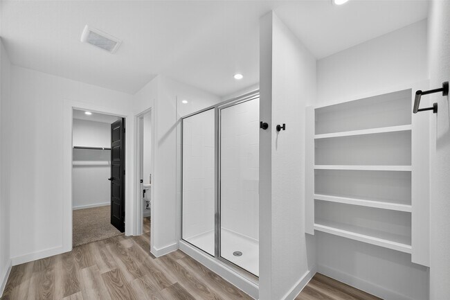 Building Photo - 3233 Creston Gate Dr