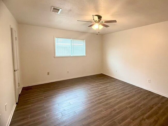 Building Photo - 16354 Villaret Dr