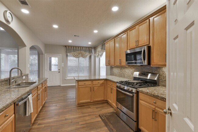 Building Photo - 21808 Maidens Crossing Dr