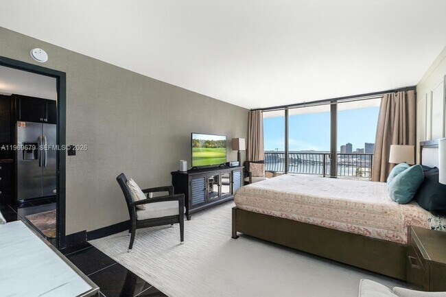 Building Photo - 555 NE 15th St