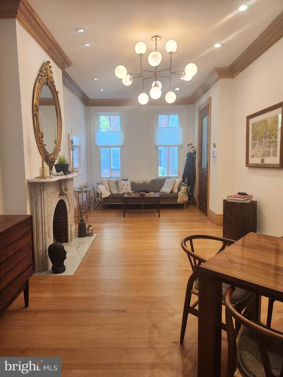 Building Photo - 2402 Lombard St