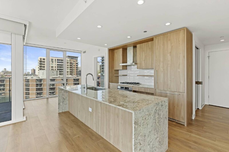 Building Photo - 298 W Hill St