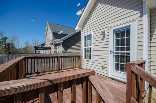 Building Photo - 219 Peggy's Trce