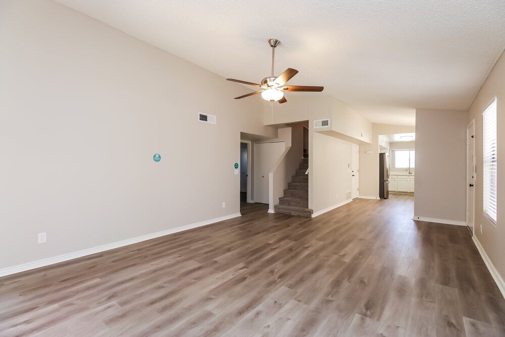 Building Photo - 4527 E Hampton Ave