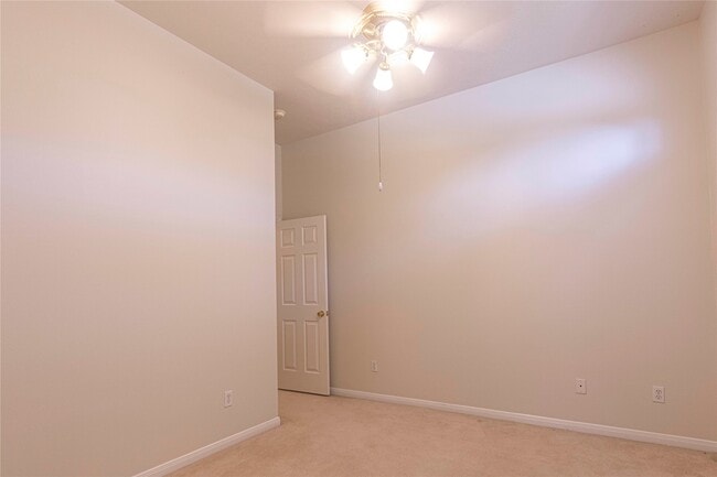 Building Photo - 16414 Reddingford Ln