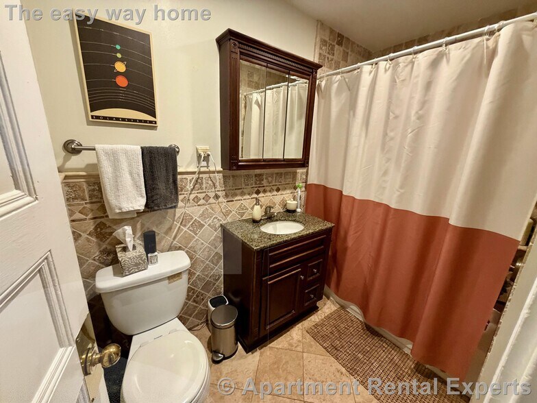 Building Photo - 18 Homer St