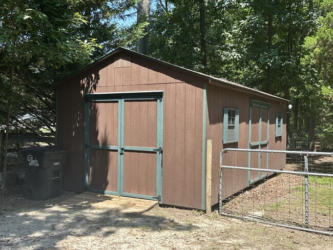 Building Photo - 11170 Robious Rd