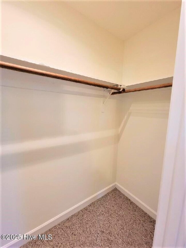 Building Photo - 304 Beech Ln