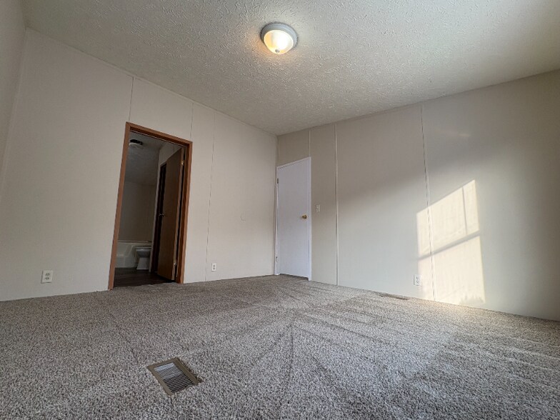 Building Photo - 356 Shummard Branch