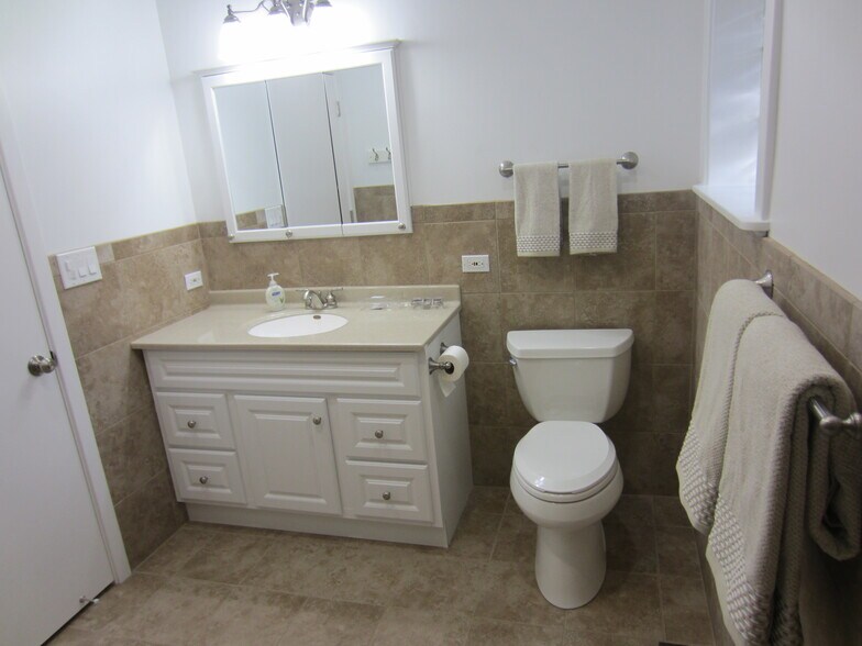 Building Photo - 111 S Lorraine Rd