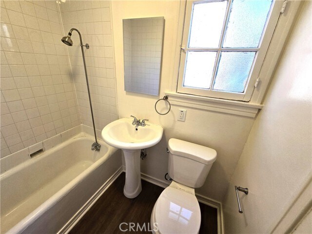 Building Photo - 121 W Lomita Ave