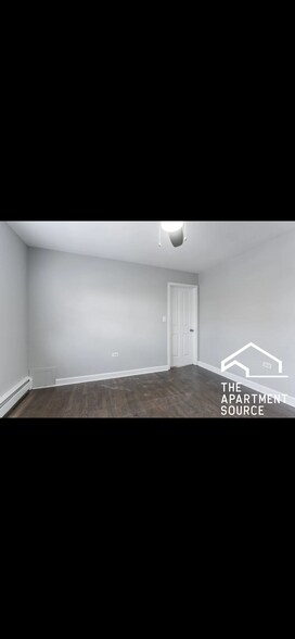 Building Photo - 1324 W Sherwin Ave