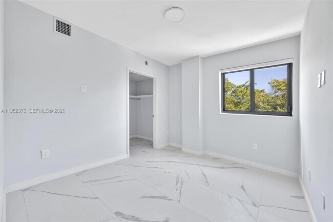 Building Photo - 840 NE 130th St