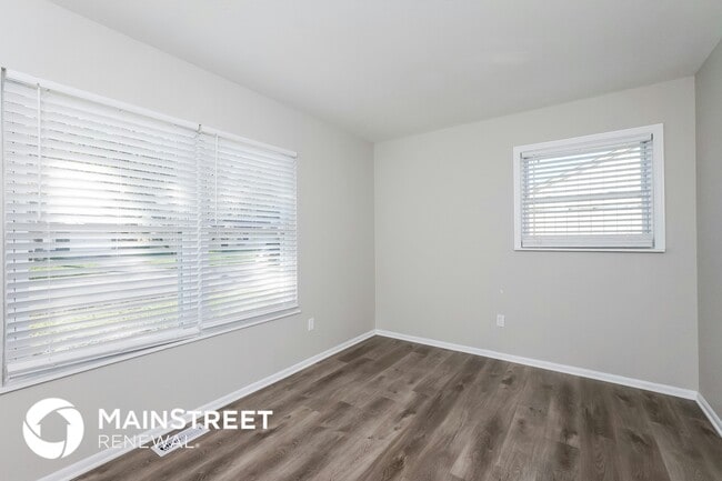 Building Photo - 1720 Tennyson Dr