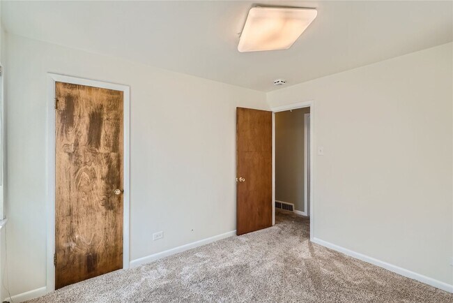 Building Photo - Beautiful 3-Bedroom Home in Denver – Avail...