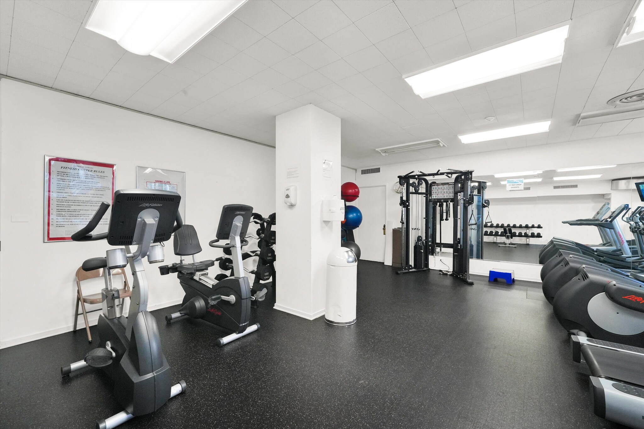 Building Photo - 4250 N Marine Dr