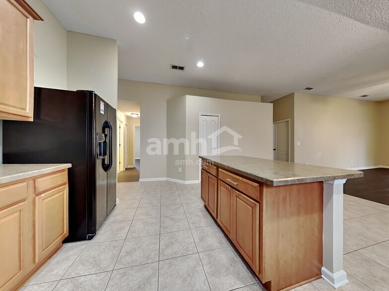 Building Photo - 2878 Spoonbill Trl