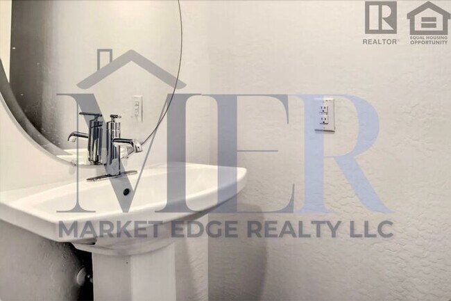 Building Photo - 2Bed/2.5Bath FURNISHED Condo at Kyrene/Cha...