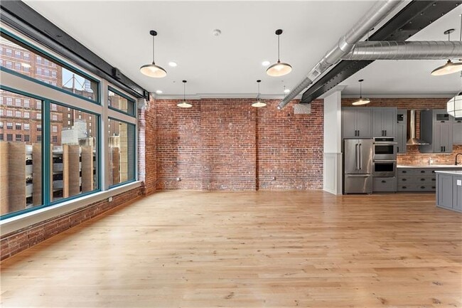 Building Photo - 915 Liberty Ave