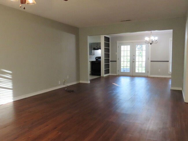 Building Photo - Beautiful 3 Bedroom, 2 Bath Home in Tyler