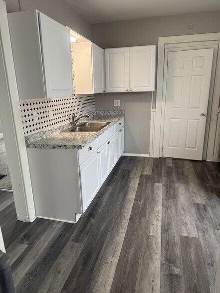 Kitchen - 10 Lehigh Ave