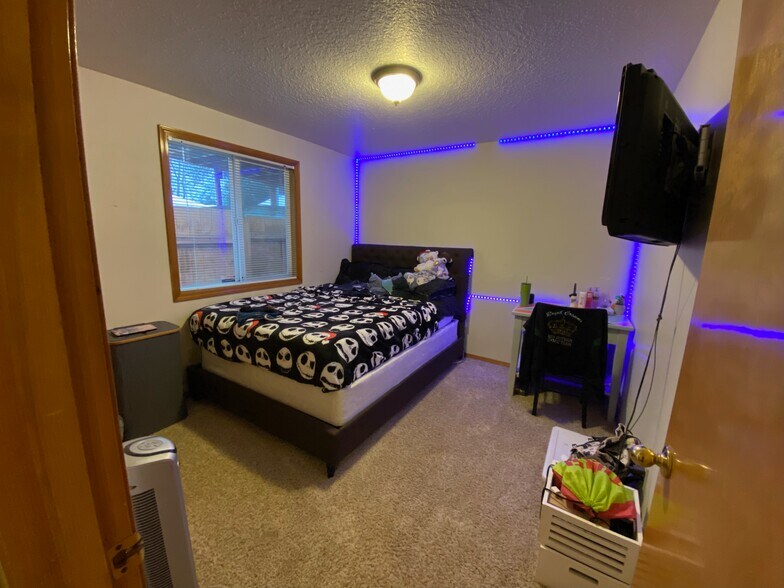 Bedroom 2 - 14813 SE Arista Dr