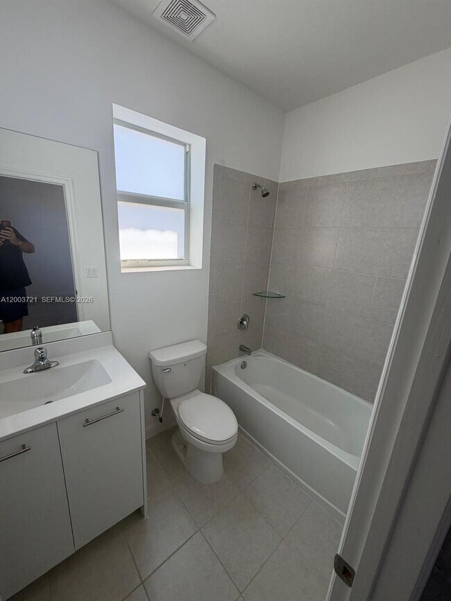 Building Photo - 12148 NW 24th Pl