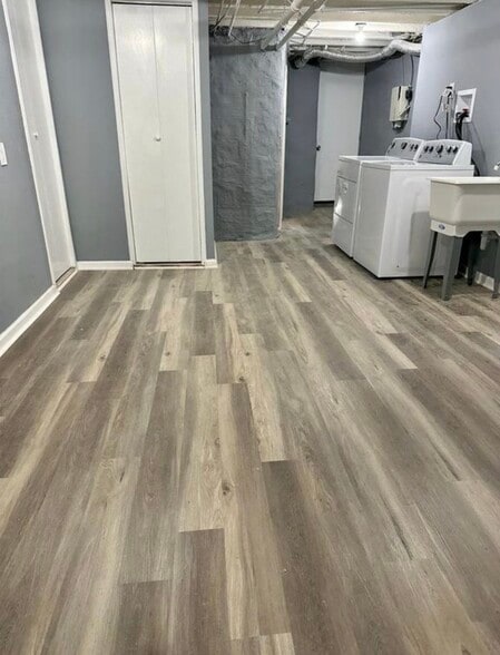 Building Photo - 4442 Overbrook Ave