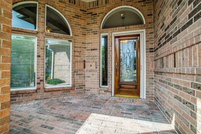 Building Photo - 13661 Lakeside Pl Dr