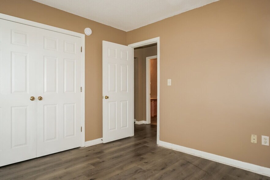 Building Photo - 4941 Wemberley Dr