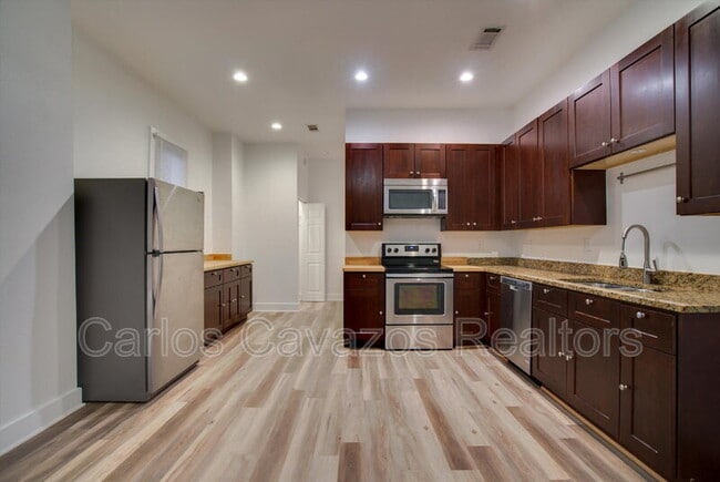 Building Photo - 5513 Victor St