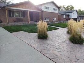 Building Photo - 1260 Kennedy Dr