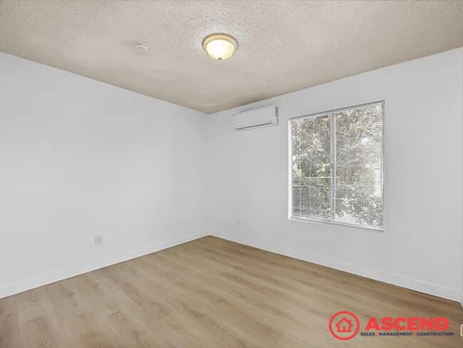 Building Photo - 205 Universe Ave