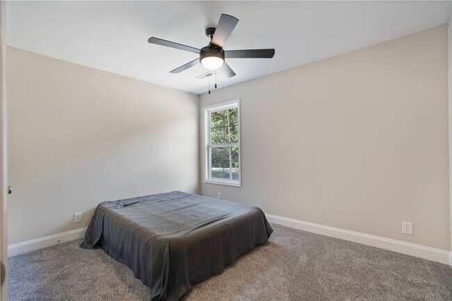 Building Photo - 3601 Westlake Dr