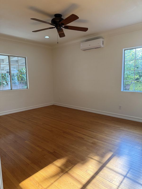 Building Photo - 688 Atchison St