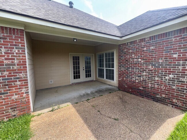Building Photo - For Rent in Brandon School District!