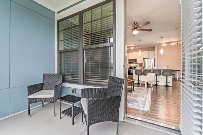 Building Photo - 9360 Vintage Hills Way