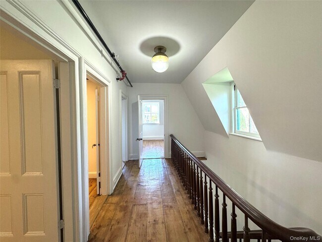 Building Photo - 176 South St