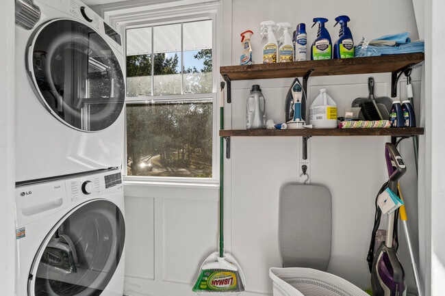 Laundry Room - 3415 Pinehill Rd