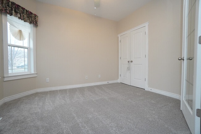 Building Photo - 11565 W Zachery Ave