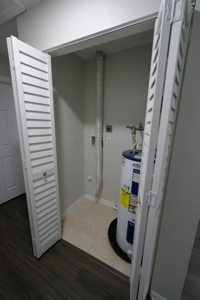 Building Photo - 1917 Wolford Rd