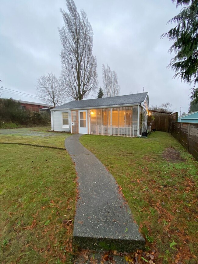 Building Photo - 2bd/1ba House in Central Tacoma