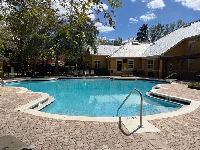 Building Photo - Stunning one bedroom, one bath luxury condo with large garage and fabulous community amenities.