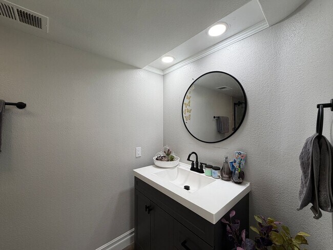 Building Photo - 29164 Greenbrier Pl