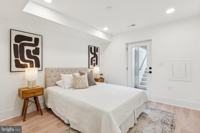 Building Photo - 2608 4th St NE